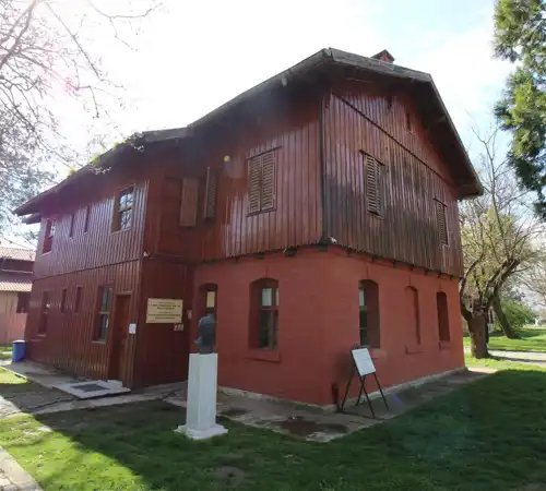İlhan Koman Heykel ve Resim Müzesi